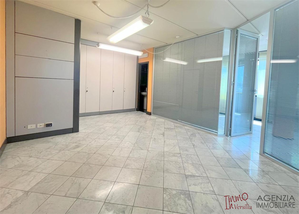 Ufficio in affitto a Viareggio