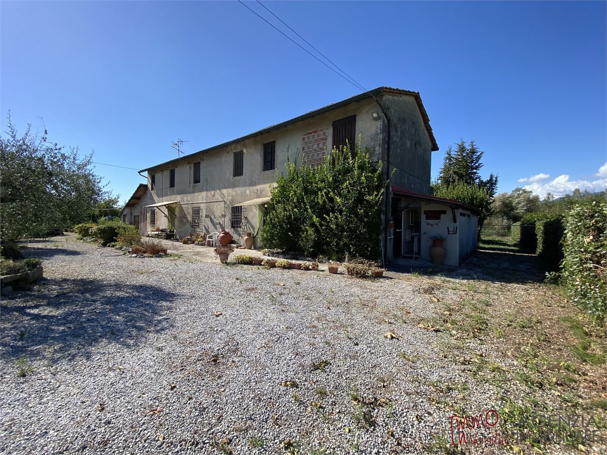 Rustico in vendita a Massarosa