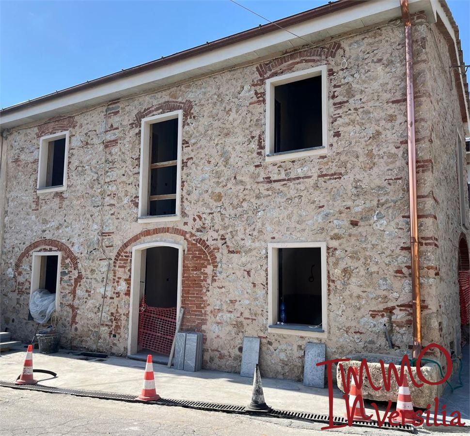 Villa a basso consumo, Camaiore capezzano pianore