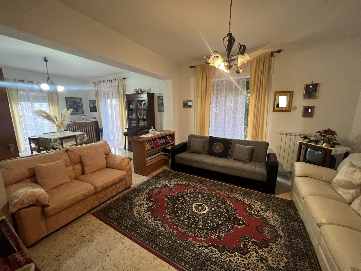 Trilocale con box a Amantea