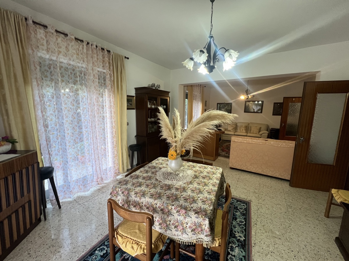 Trilocale con box a Amantea