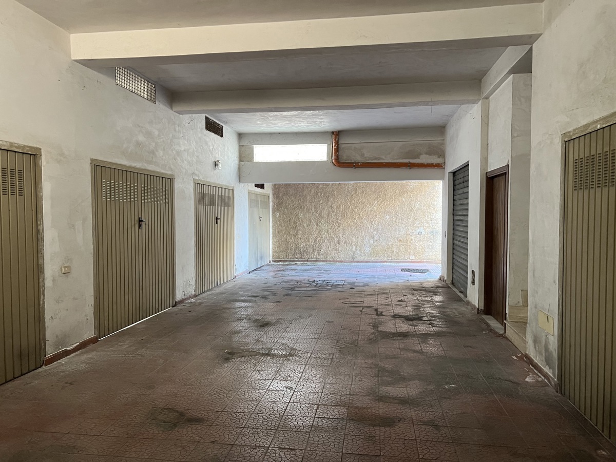 Box/Garage 30mq in vendita a Amantea