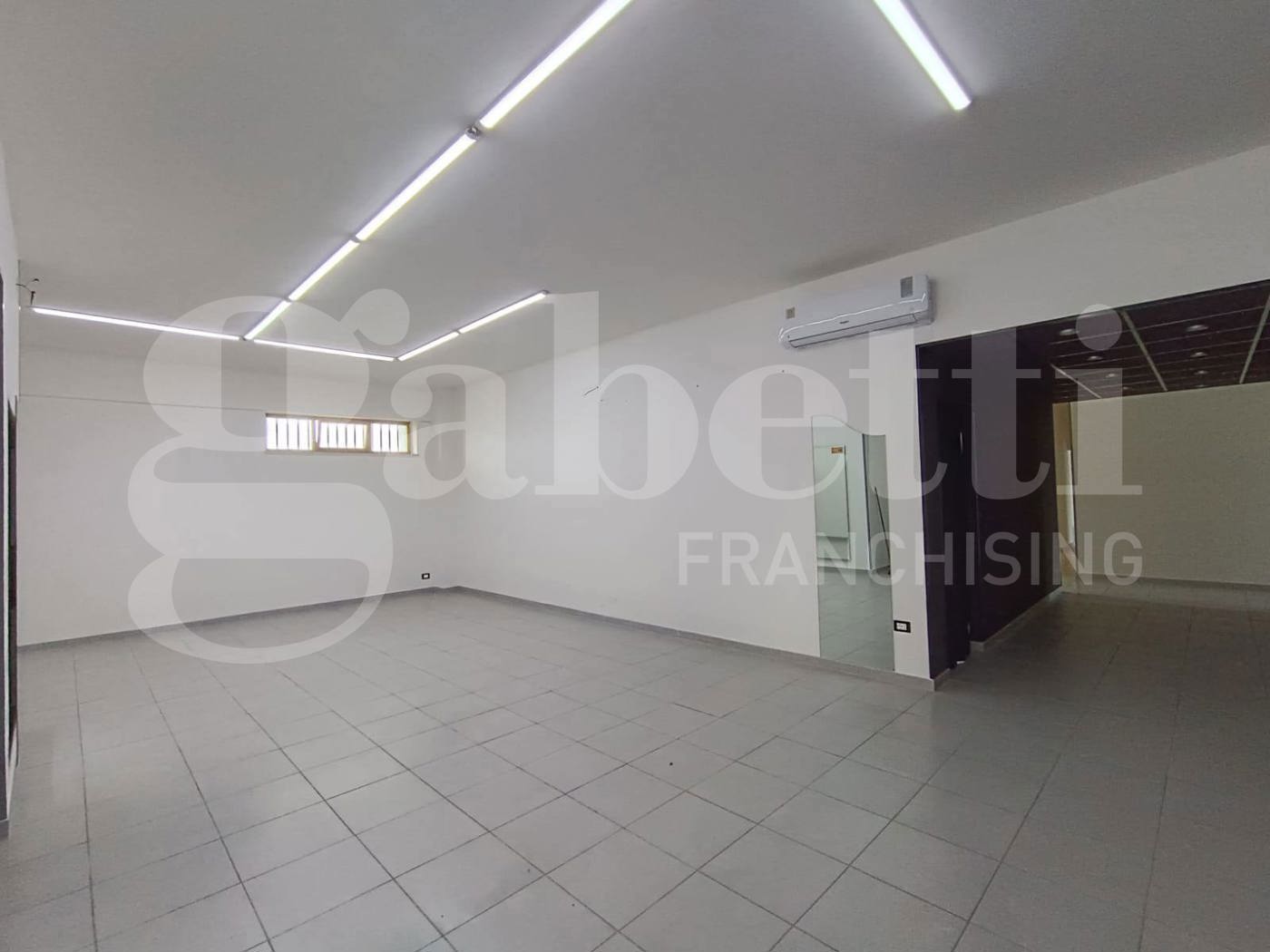 Negozio in vendita a Amantea