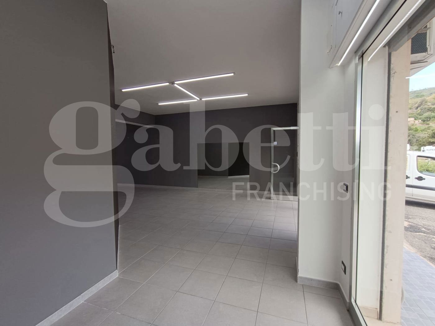 Negozio in vendita a Amantea