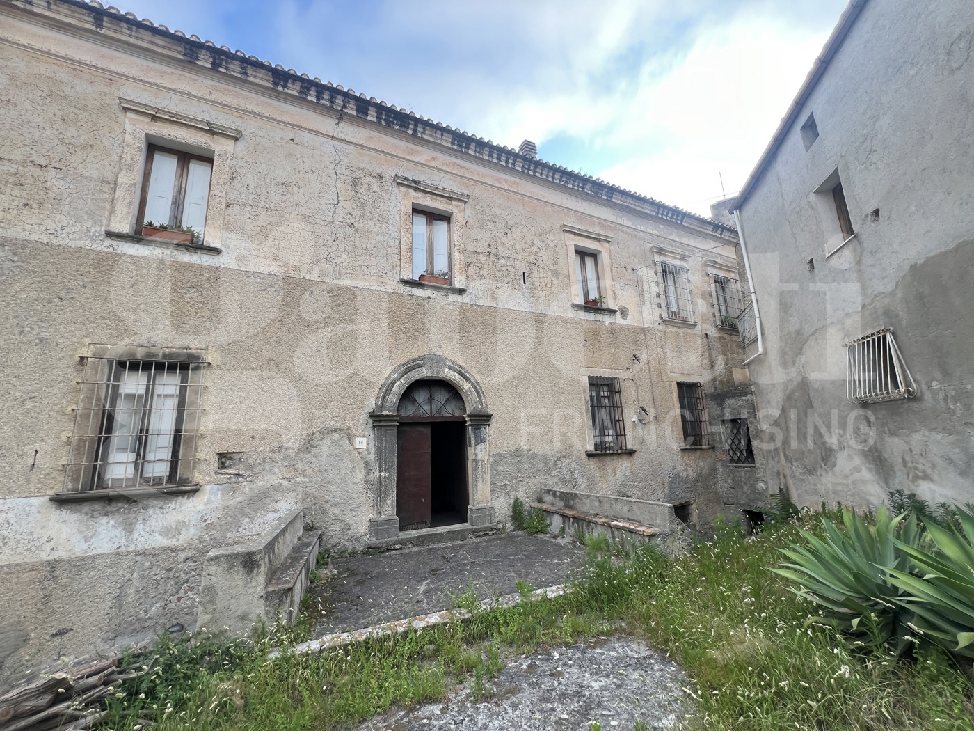 Appartamento da ristrutturare a Fiumefreddo Bruzio