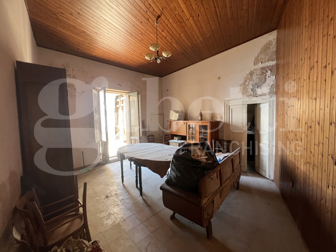 Appartamento da ristrutturare a Fiumefreddo Bruzio