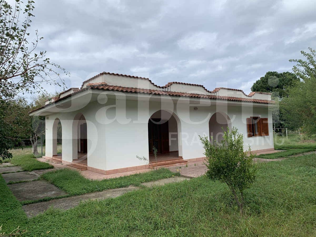 Casa indipendente con giardino a Fiumefreddo Bruzio