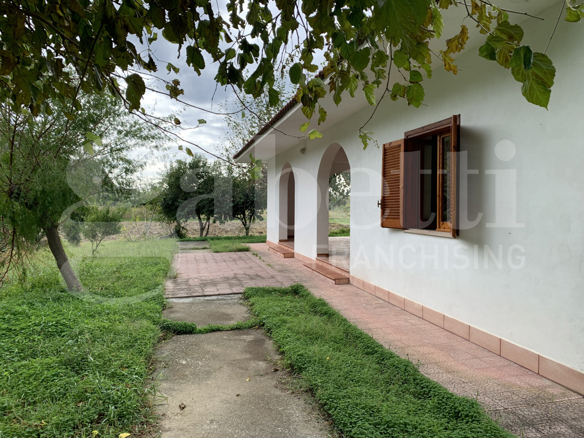 Casa indipendente con giardino a Fiumefreddo Bruzio