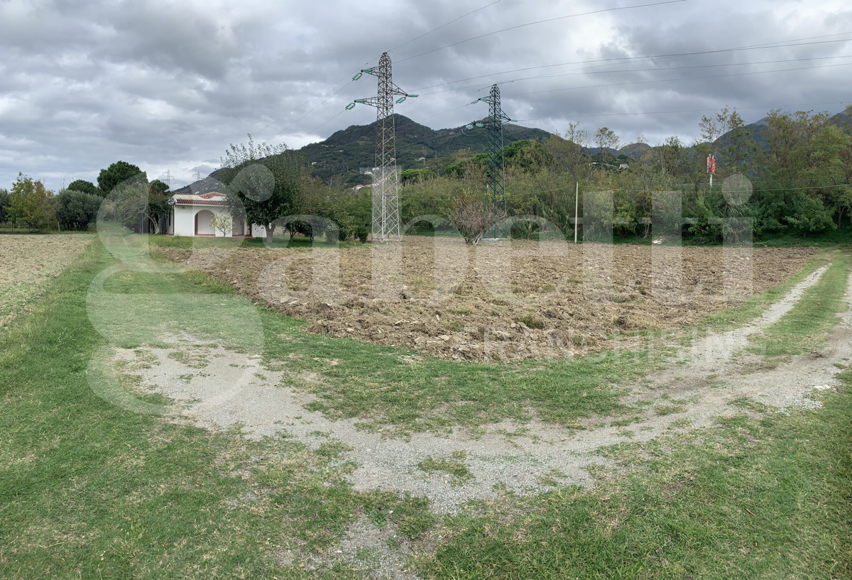 Casa indipendente con giardino a Fiumefreddo Bruzio