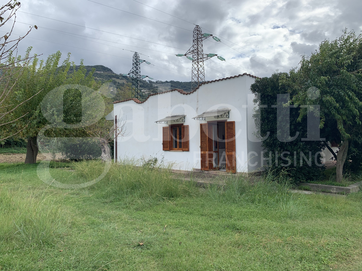 Casa indipendente con giardino a Fiumefreddo Bruzio