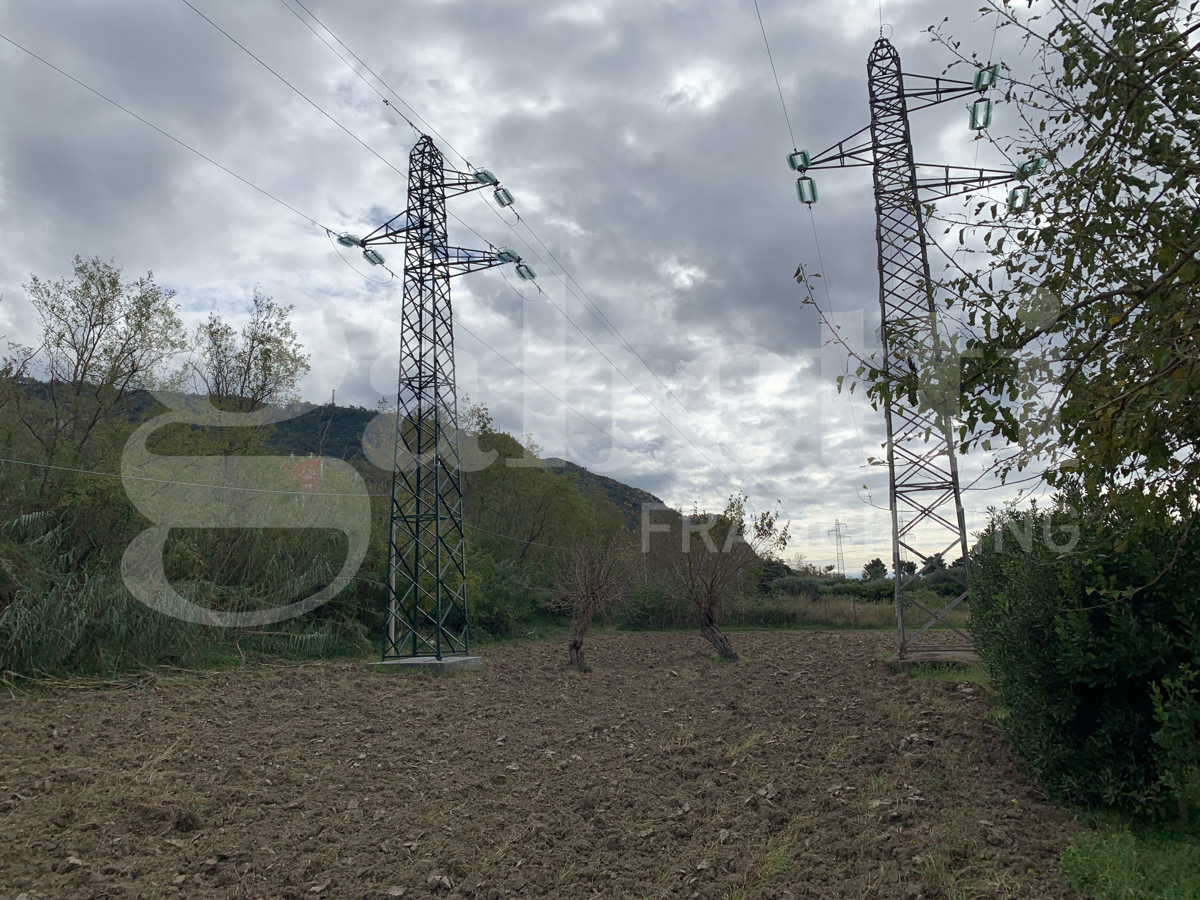 Casa indipendente con giardino a Fiumefreddo Bruzio