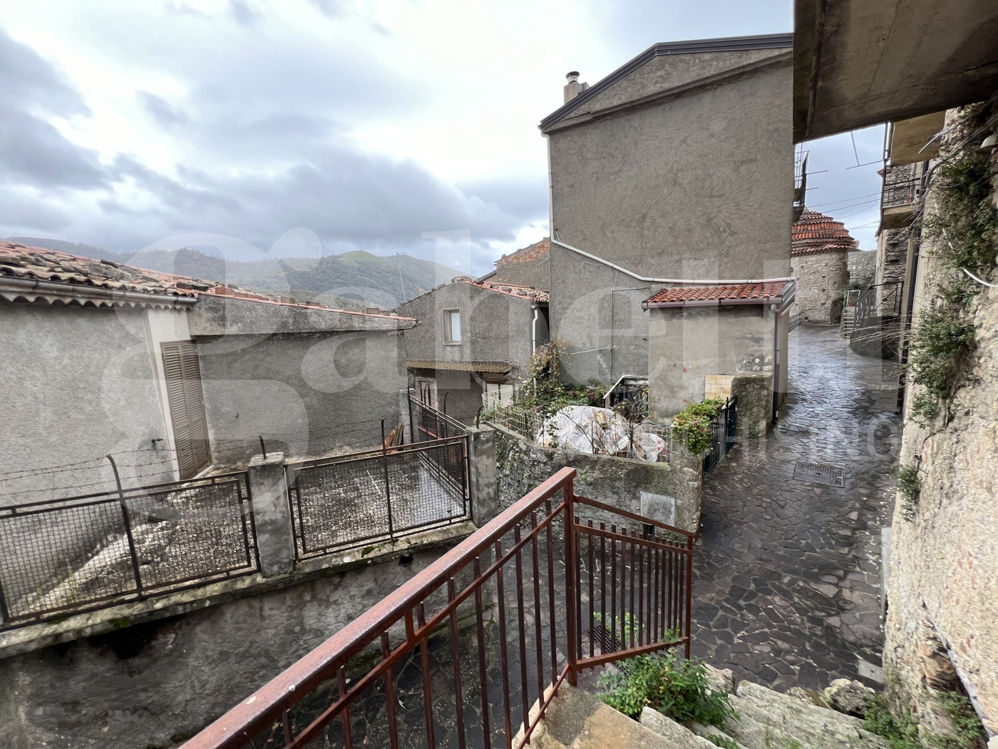 Casa indipendente da ristrutturare a Falconara Albanese