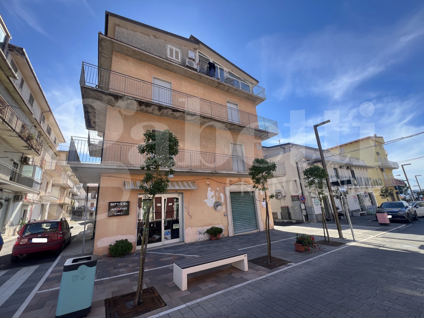 Negozio in vendita a Amantea