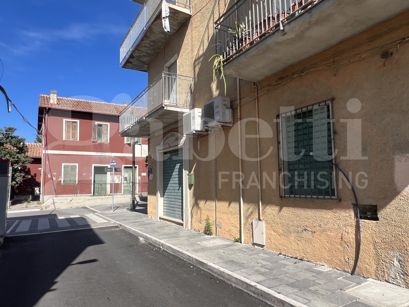 Negozio in vendita a Amantea