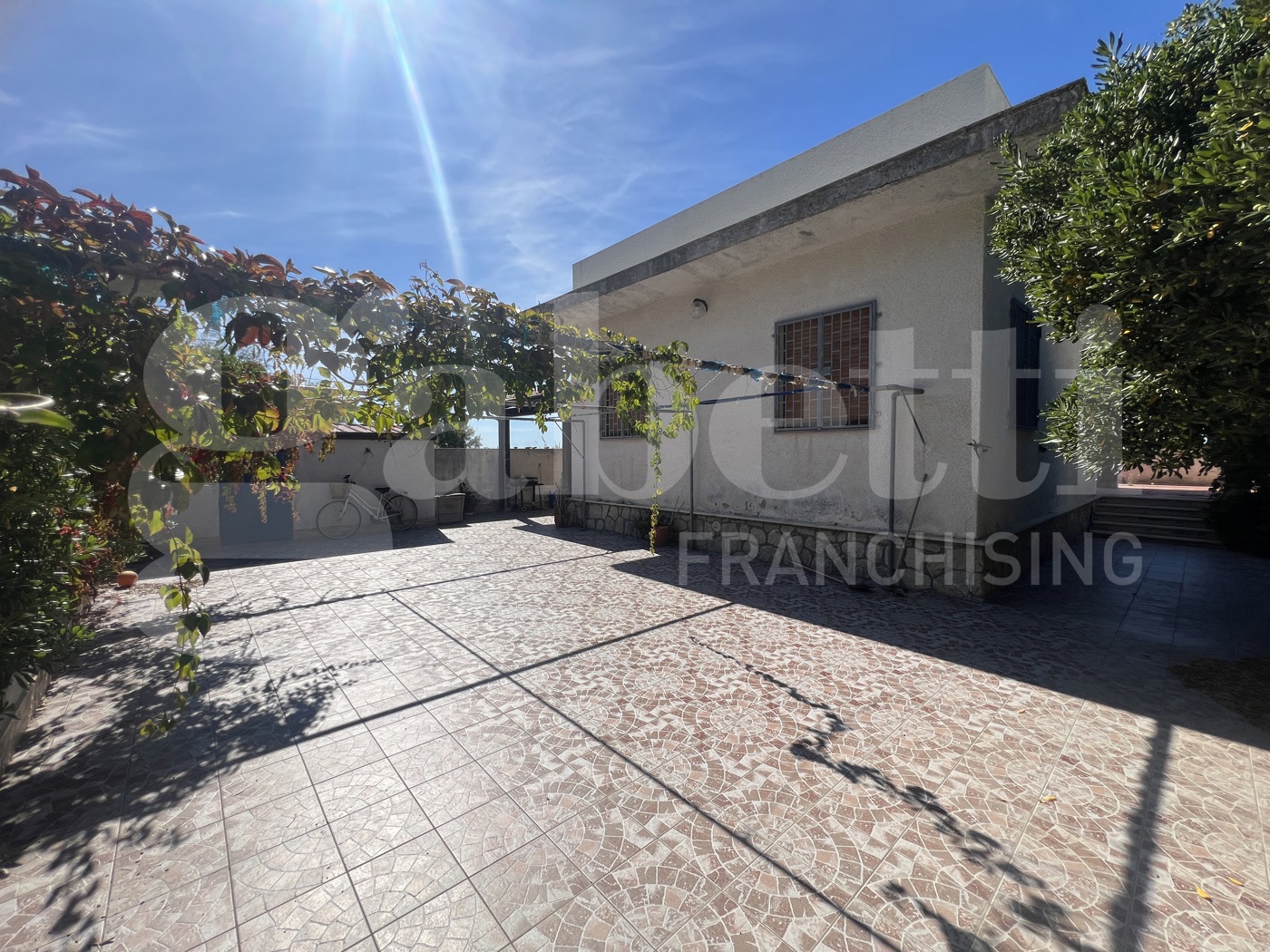 Casa indipendente con giardino a Longobardi