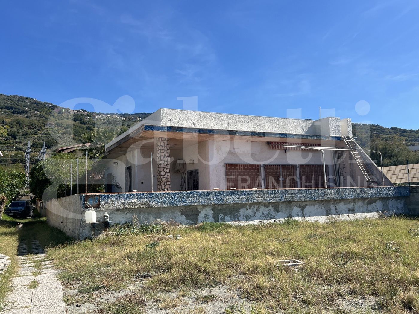 Casa indipendente con giardino a Longobardi