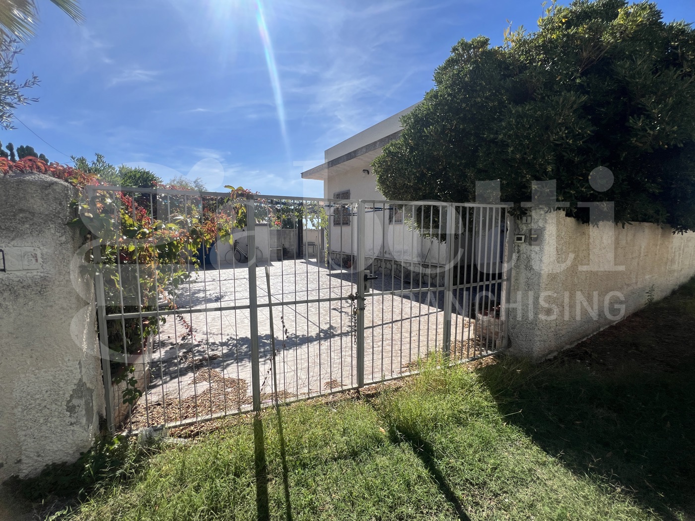 Casa indipendente con giardino a Longobardi