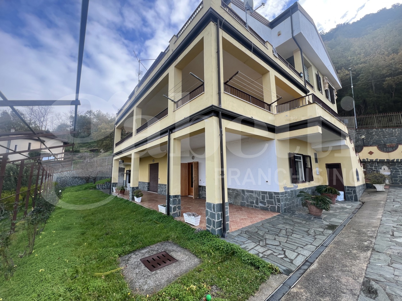 Casa indipendente in vendita a Fiumefreddo Bruzio