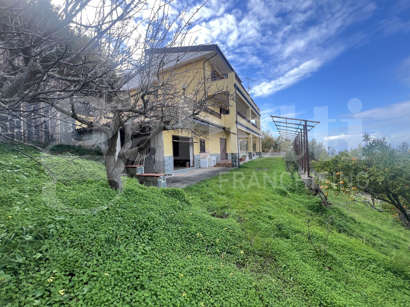 Casa indipendente in vendita a Fiumefreddo Bruzio