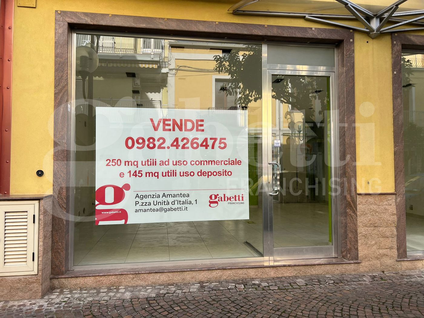Negozio in vendita a Amantea