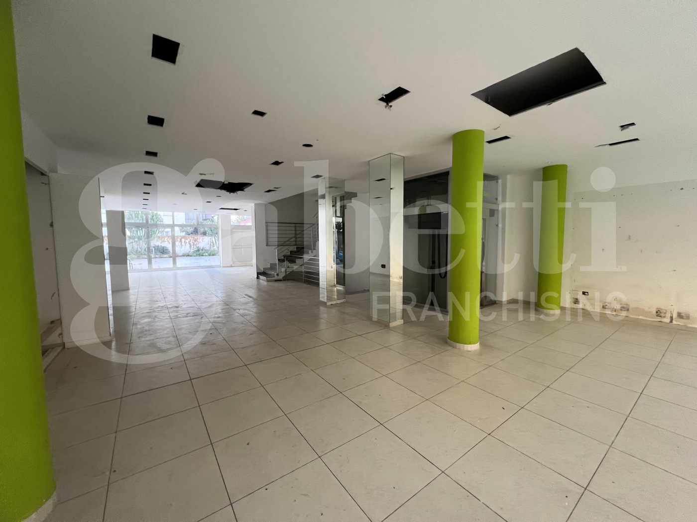 Negozio in vendita a Amantea