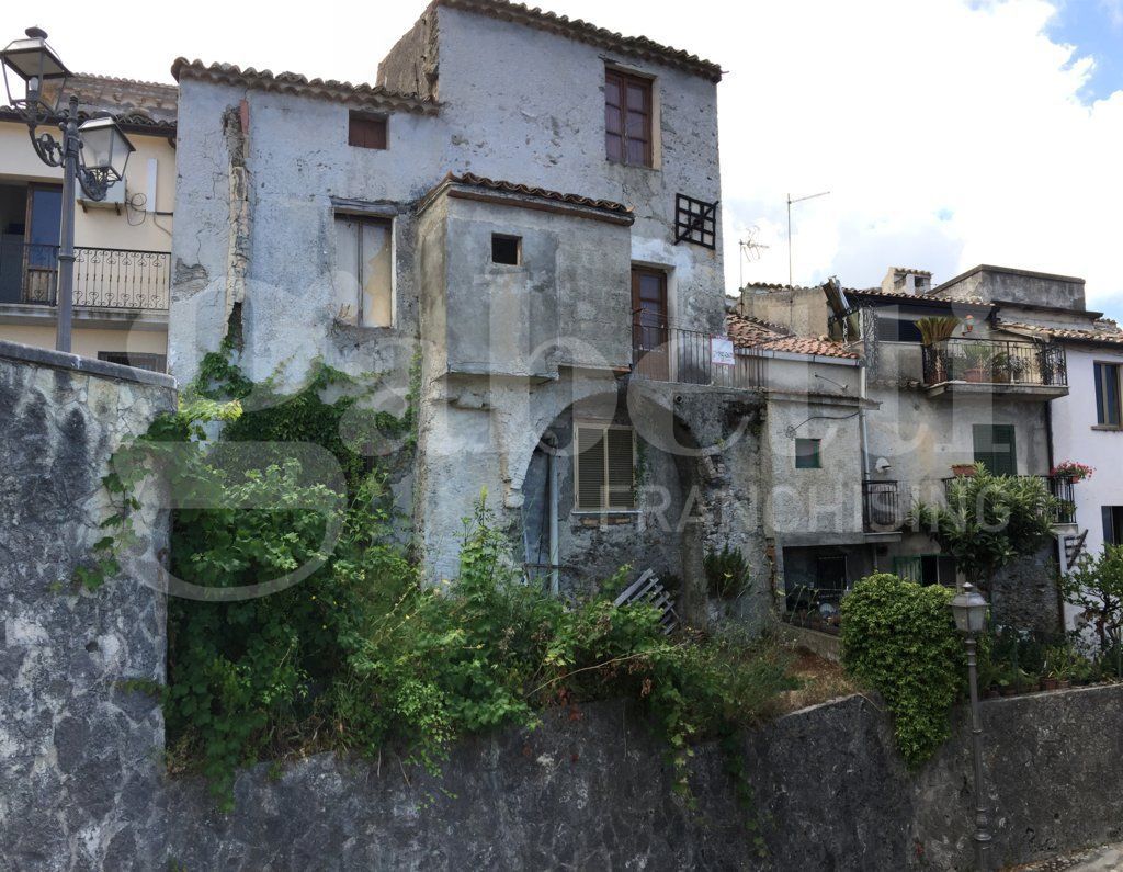 Appartamento con giardino a Longobardi