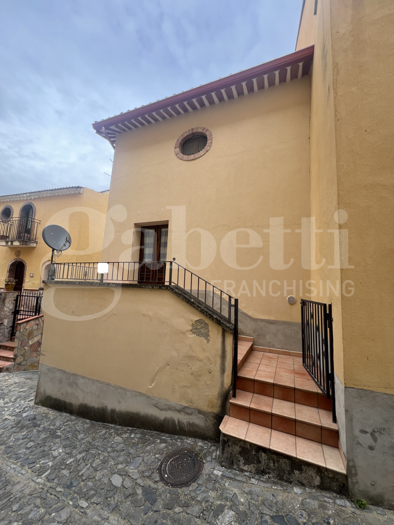 Casa indipendente in vendita a Fiumefreddo Bruzio