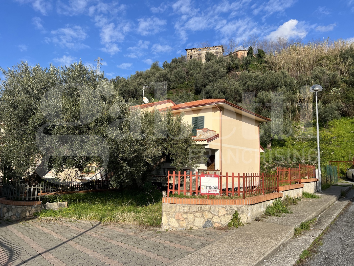 Villa da ristrutturare a Longobardi