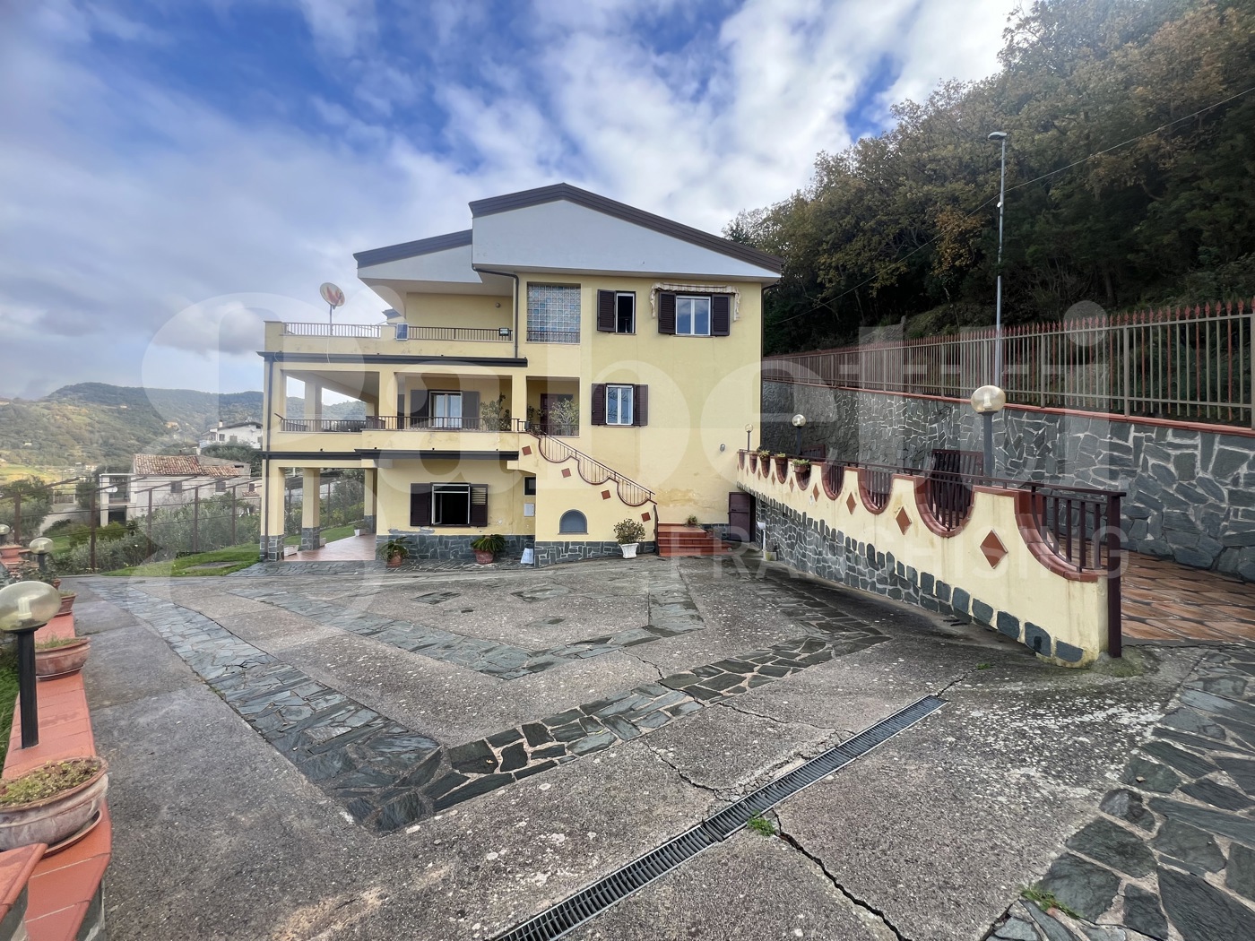 Casa indipendente in vendita a Fiumefreddo Bruzio