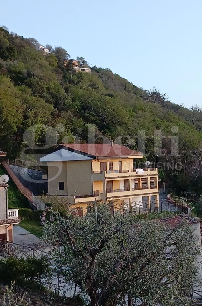 Casa indipendente in vendita a Fiumefreddo Bruzio