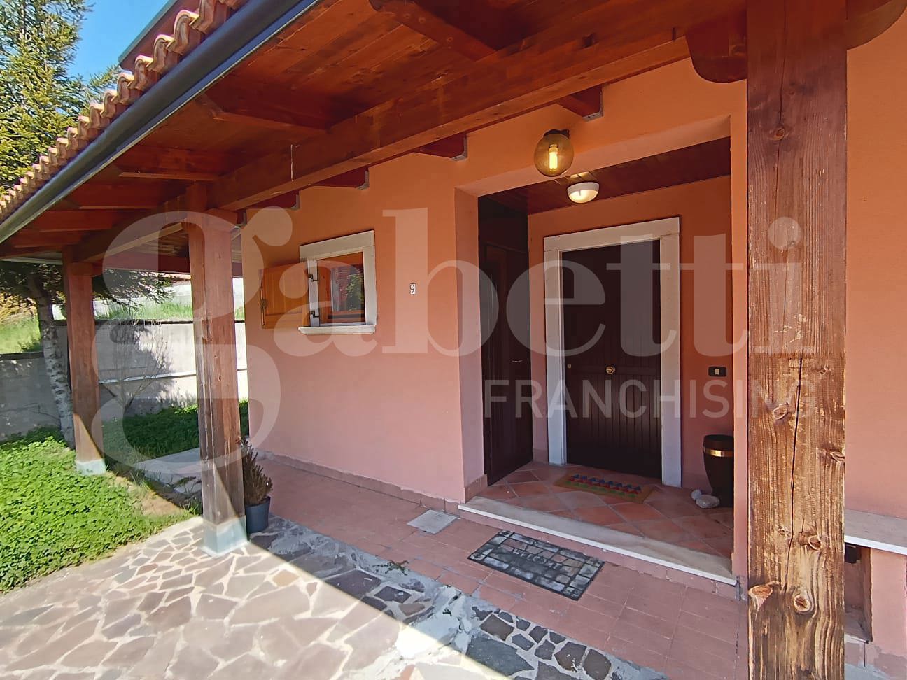 Villa Bifamiliare con giardino a Castel di Sangro