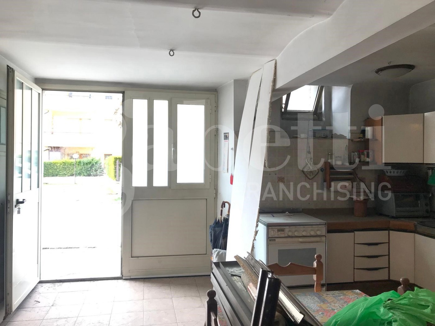 Box/Garage 58mq in vendita a Castel di Sangro