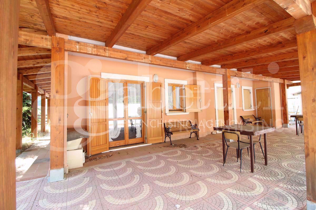 Villa Bifamiliare in vendita a Castel di Sangro