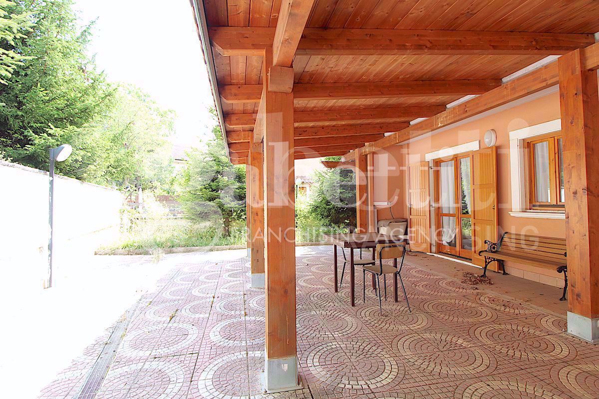 Villa Bifamiliare in vendita a Castel di Sangro