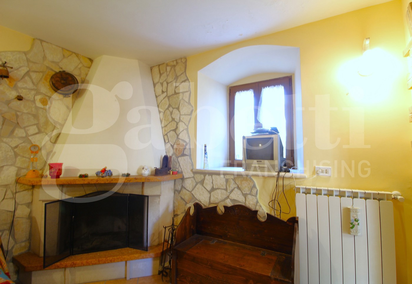 Appartamento in vendita a Montenero Val Cocchiara