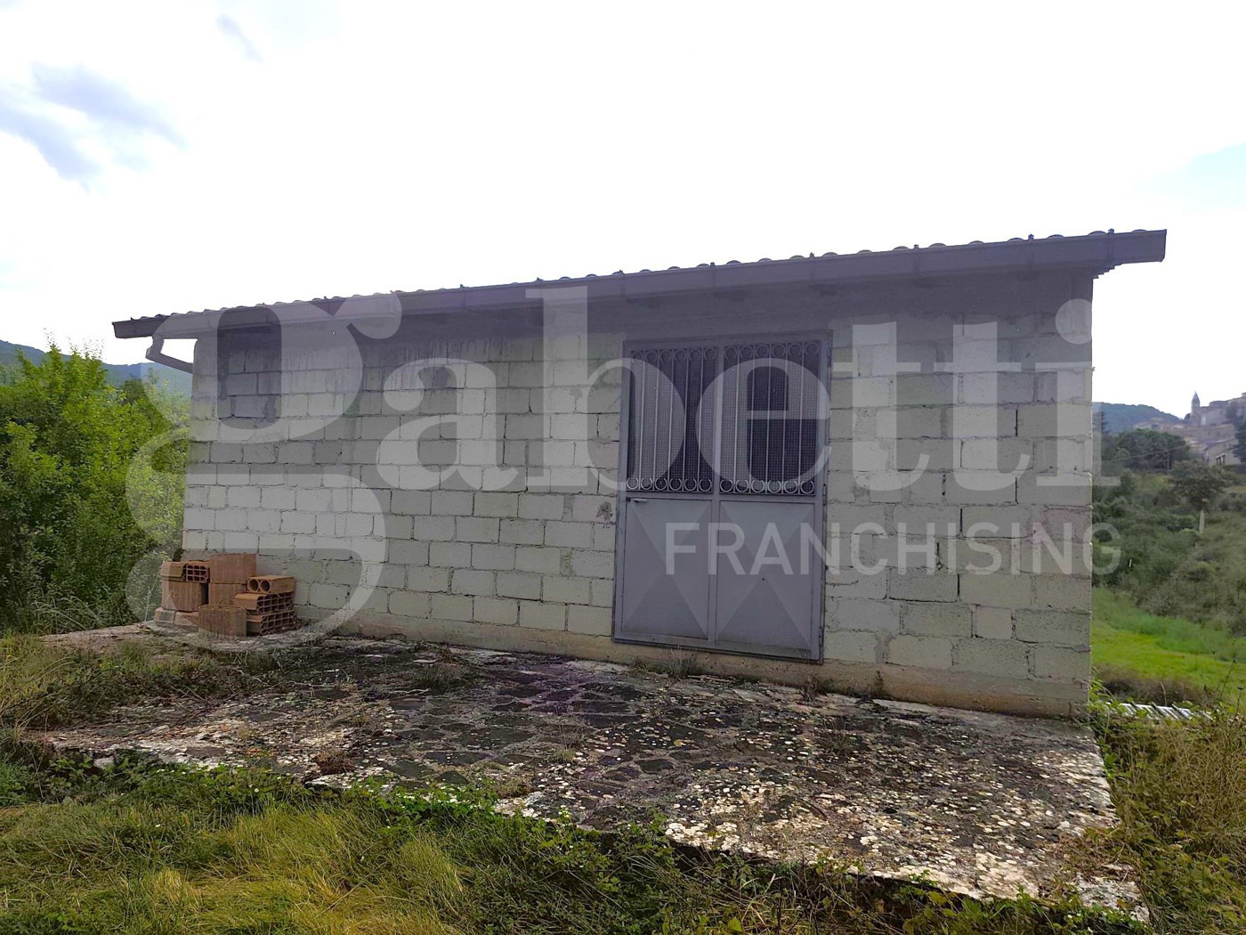 Capannone in vendita a Montenero Val Cocchiara