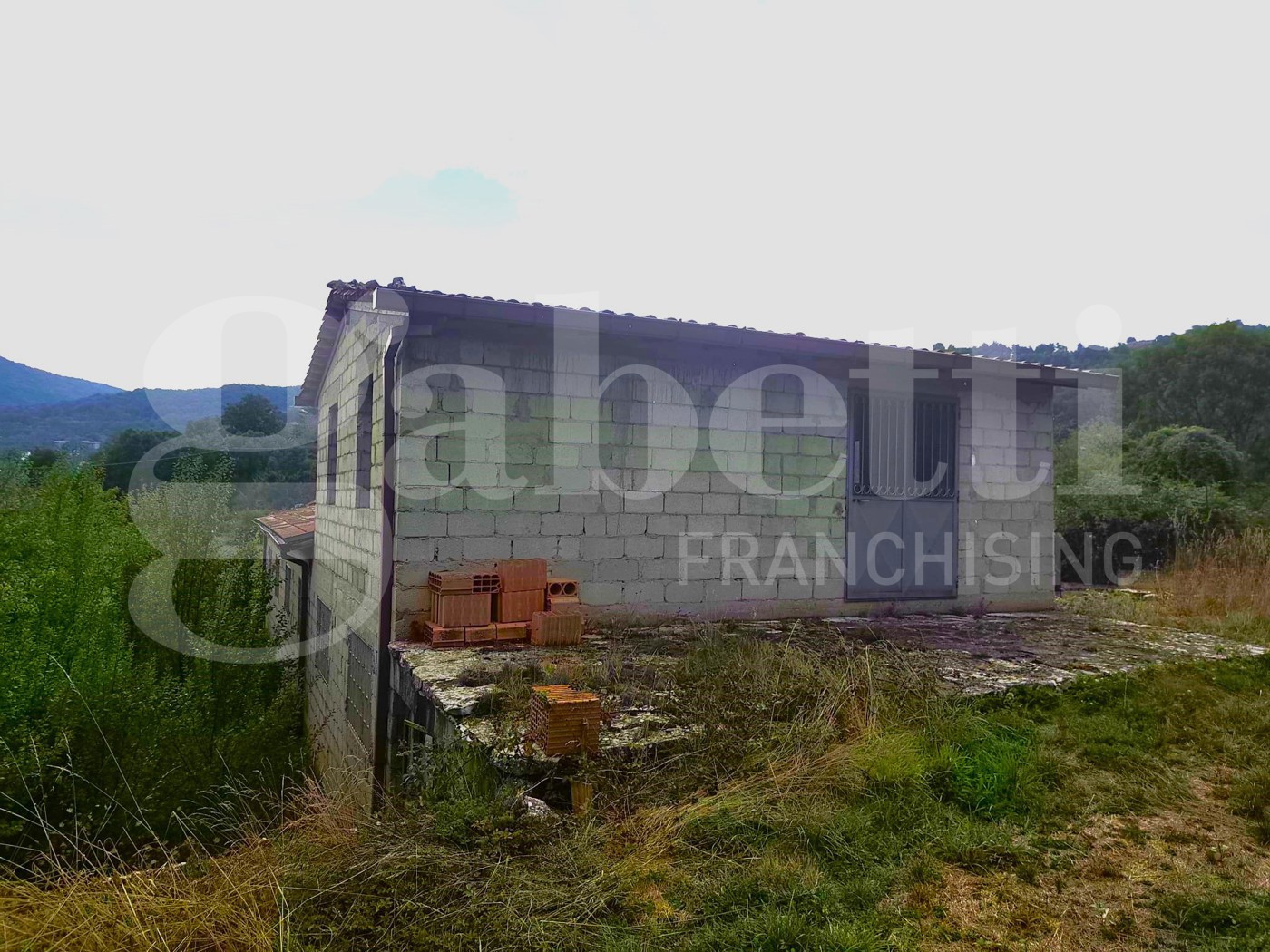 Capannone in vendita a Montenero Val Cocchiara