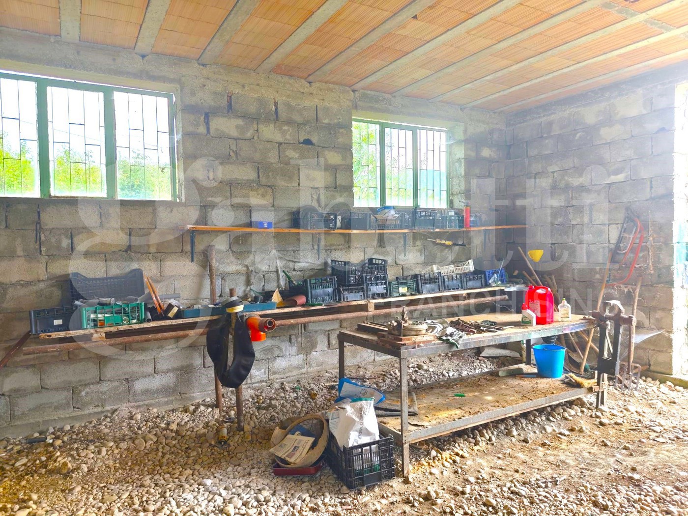 Capannone in vendita a Montenero Val Cocchiara