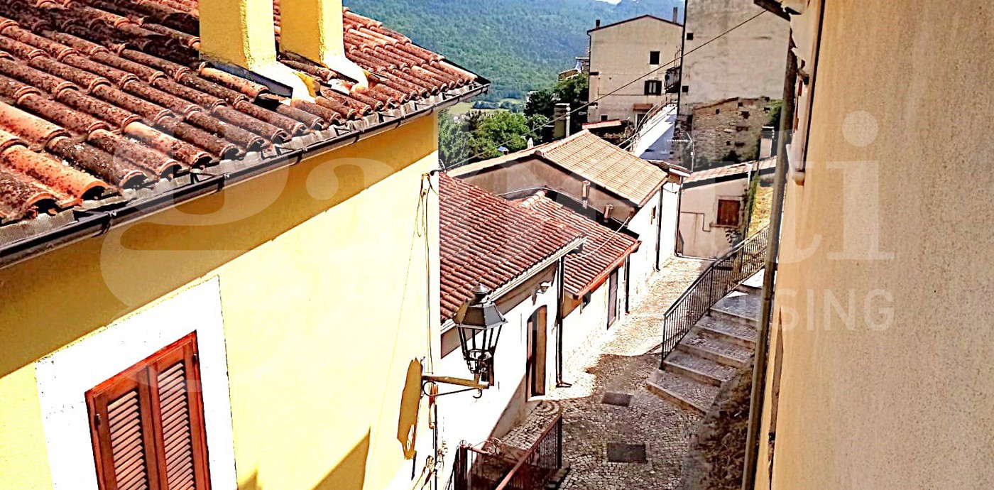 Trilocale in vendita a Scontrone