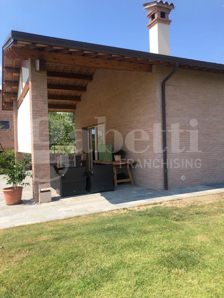 Casa indipendente con giardino a Faenza