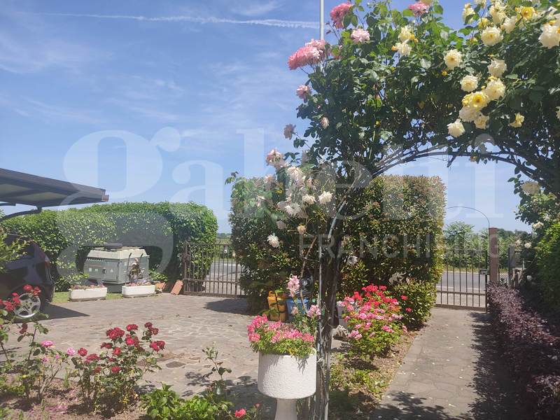 Casa indipendente con giardino a Faenza