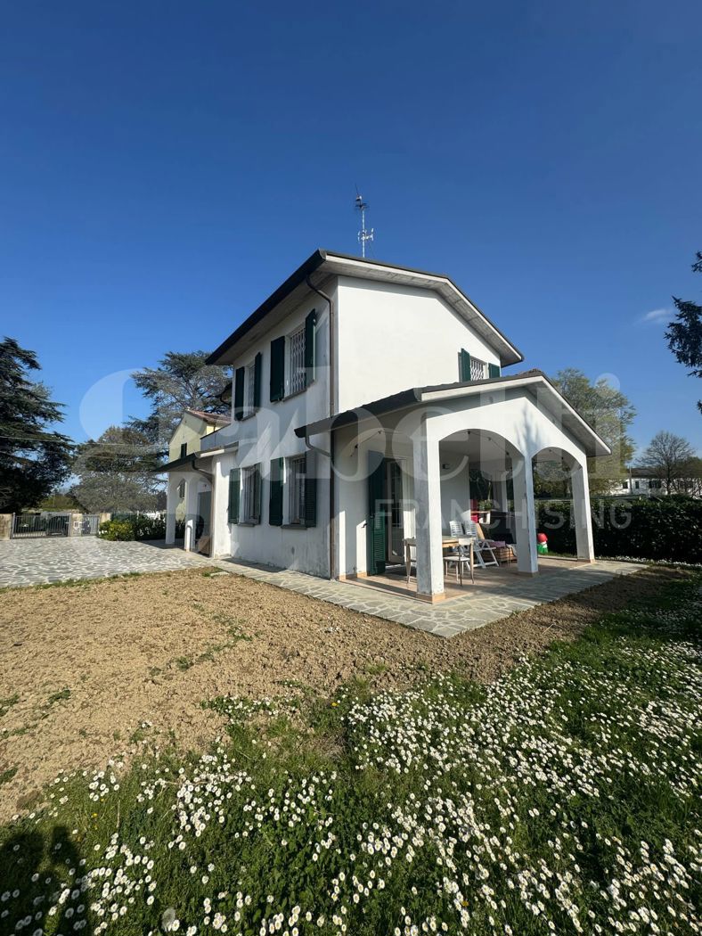 Casa indipendente con giardino a Faenza
