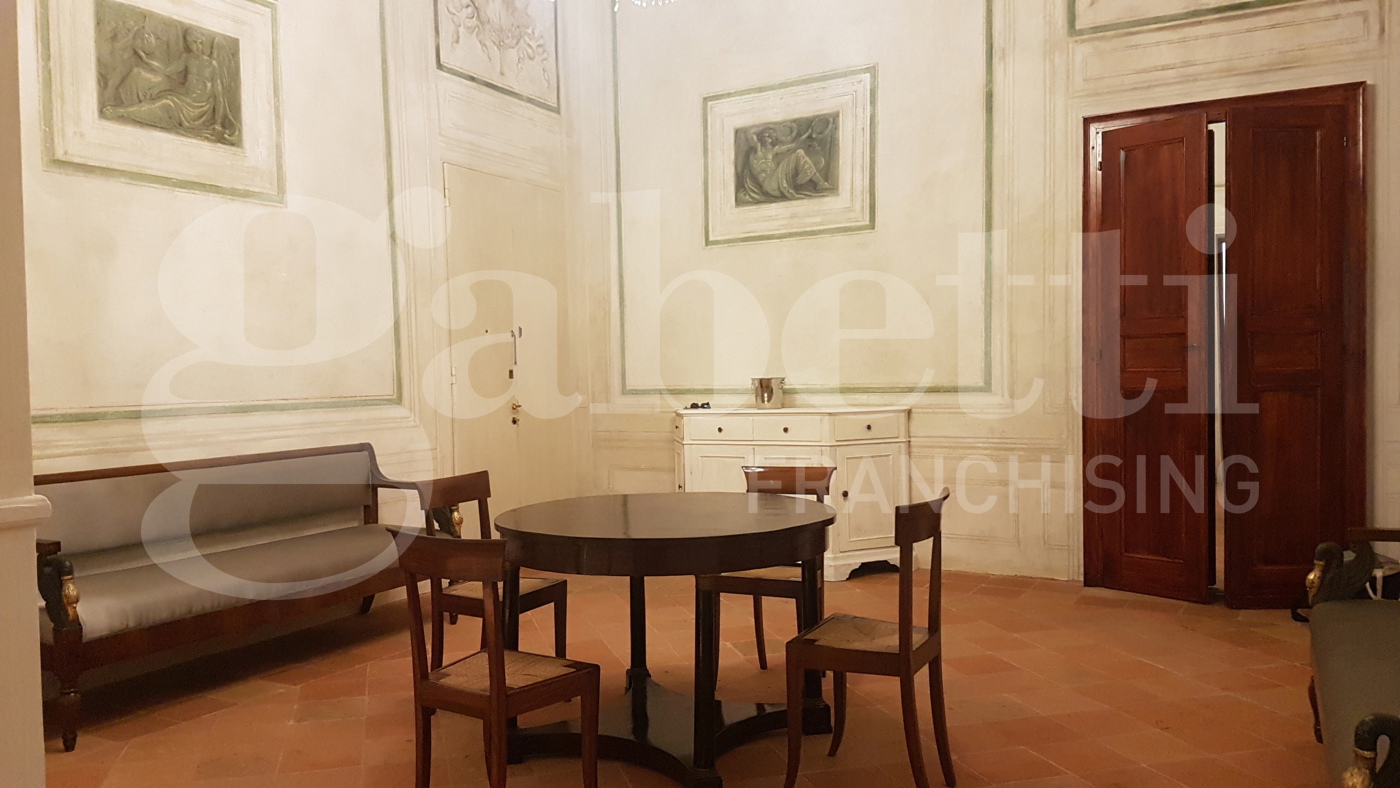 Trilocale arredato in affitto a Faenza