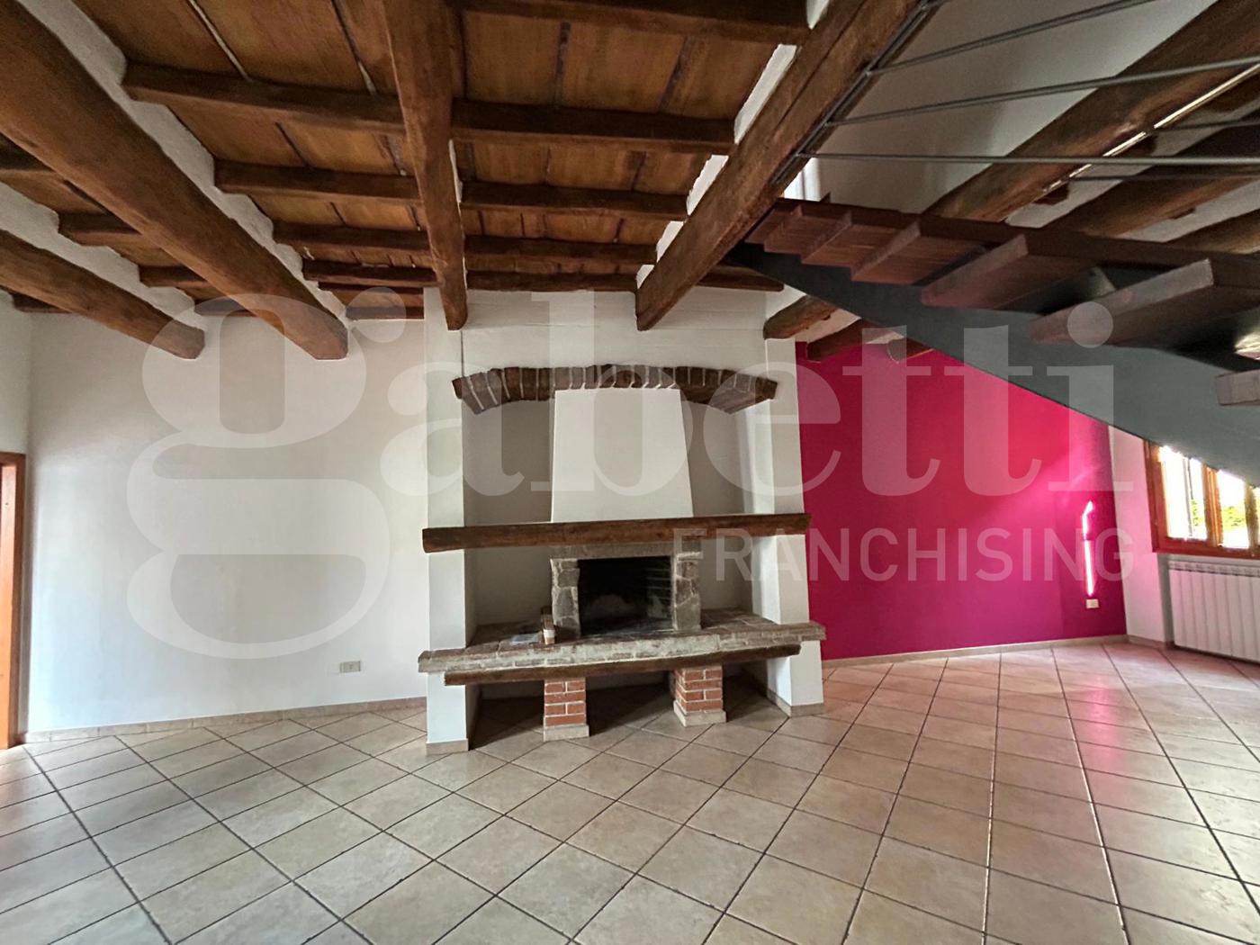 Casa indipendente con giardino a Faenza