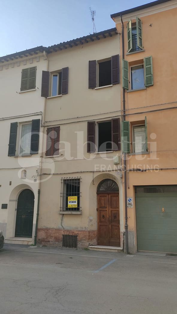 Casa indipendente con giardino a Faenza