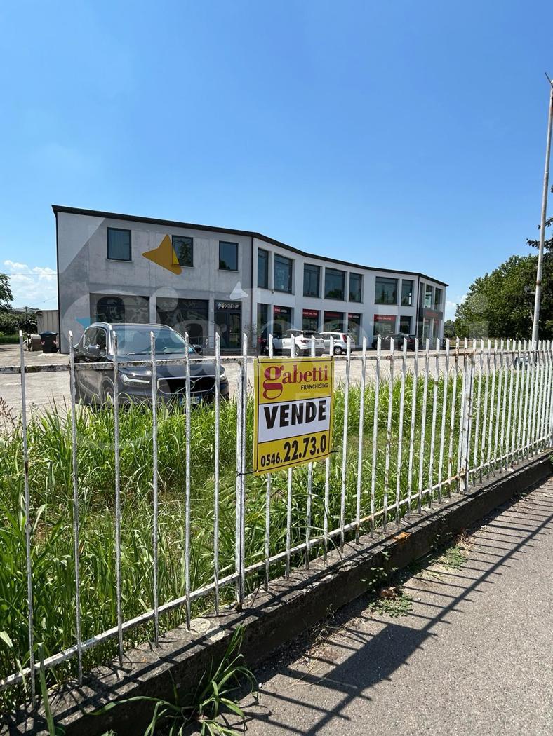 Negozio in vendita a Faenza