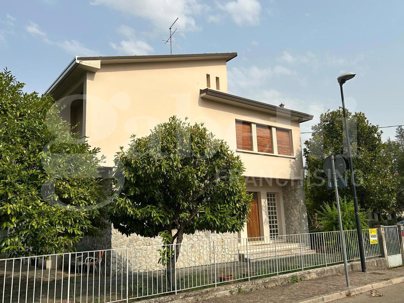 Casa indipendente da ristrutturare a Riolo Terme