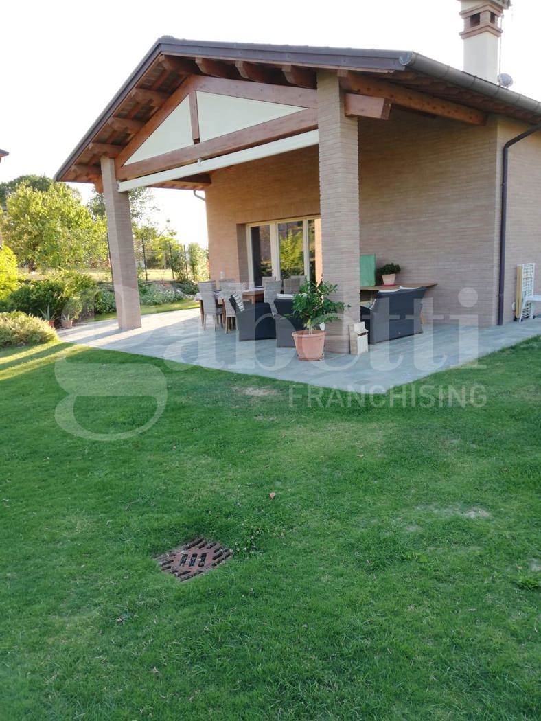 Casa indipendente con giardino a Faenza