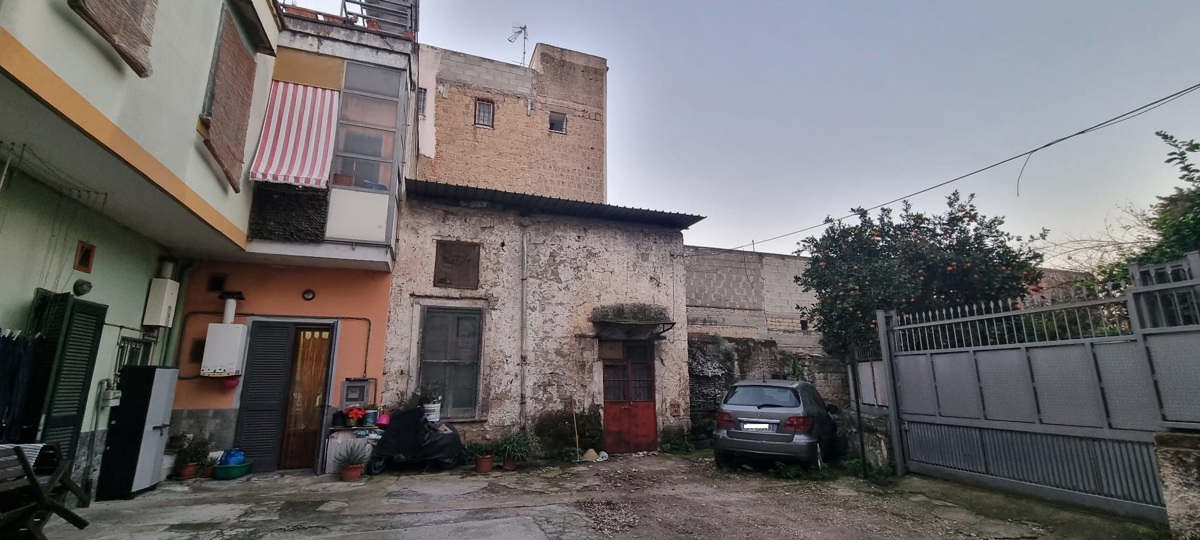 Stabile/Palazzo in vendita a Pomigliano d'Arco