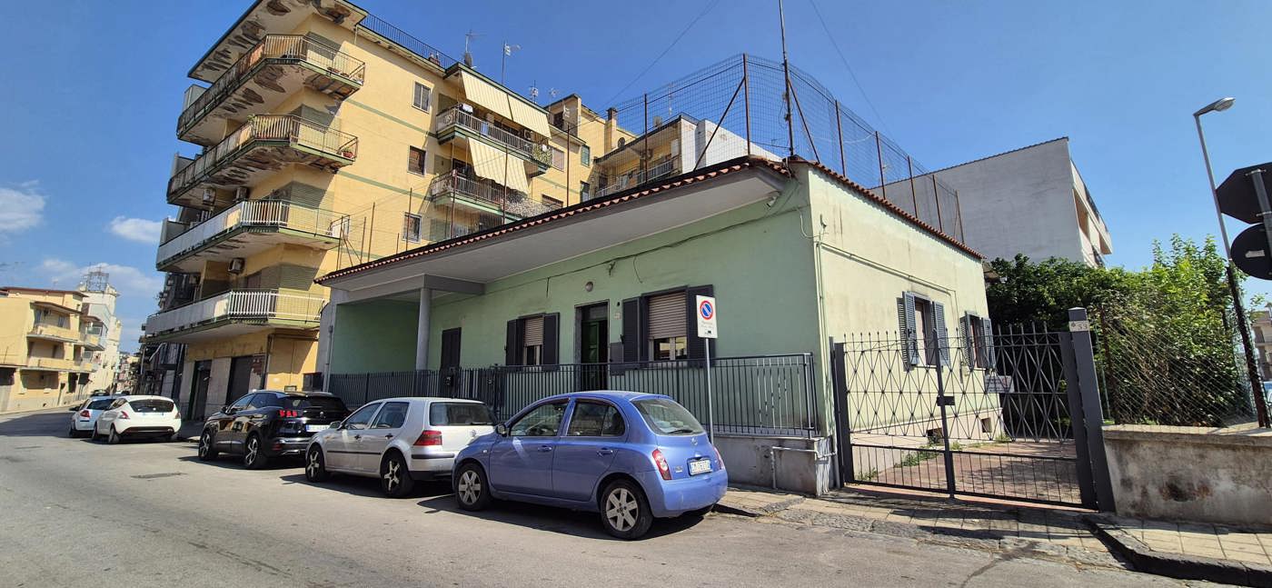 Casa indipendente con giardino a Pomigliano d'Arco